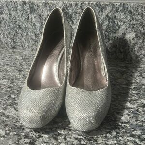 Silver glitter love short heel. Perfect for glitter fun!